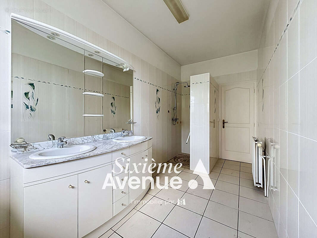 Maison Decines Charpieu 9 pièce(s) 261.34 m2 - photo 8
