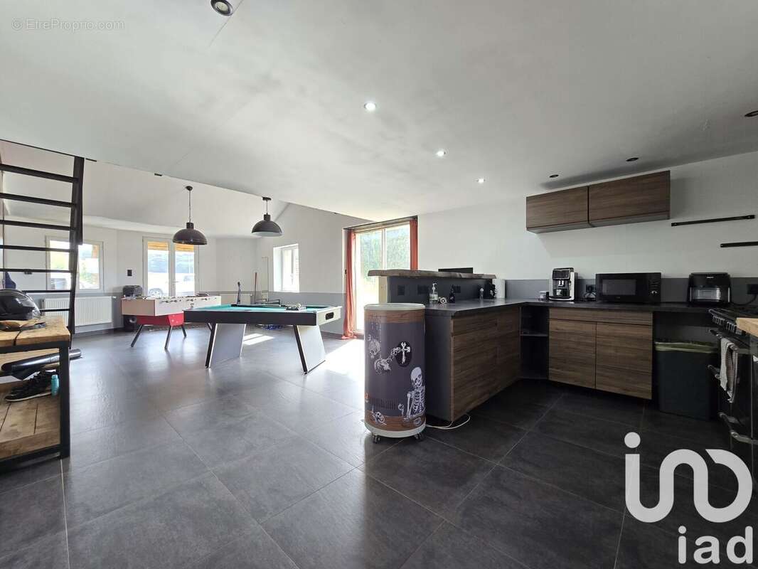 Maison 171 m² à Nogent-Le-Bernard  - photo 3