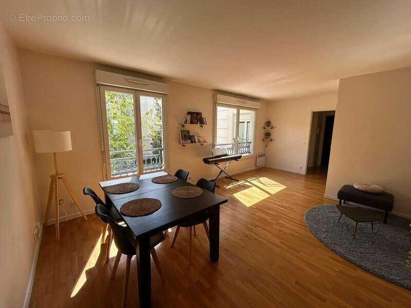 Appartement à LA GARENNE-COLOMBES