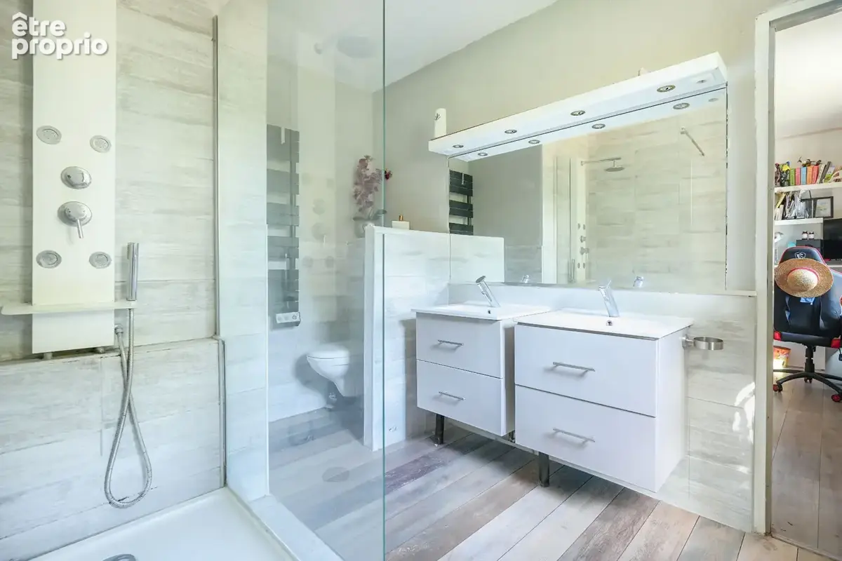 FUVEAU - Magnifique maison de famille de 197m² avec dépendance possible - DPE A - Parcelle de 2000m² arboré avec piscine à débor - photo 8