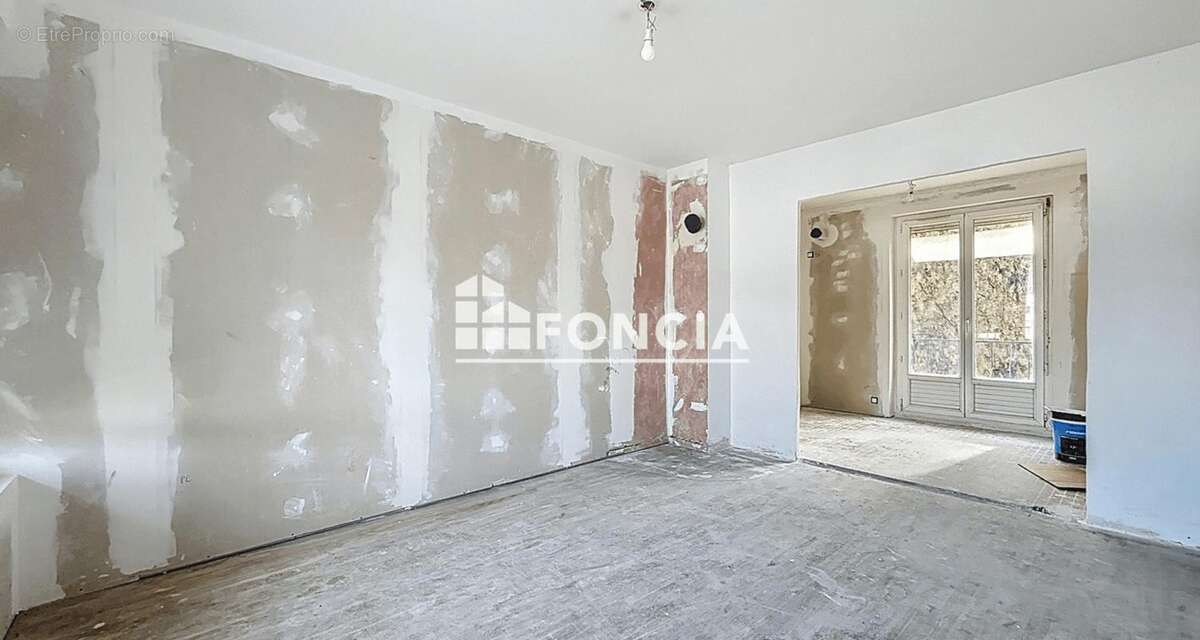 Maison à SAINT-SULPICE-LAURIERE