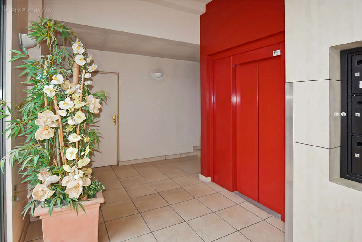 Appartement à LE COTEAU