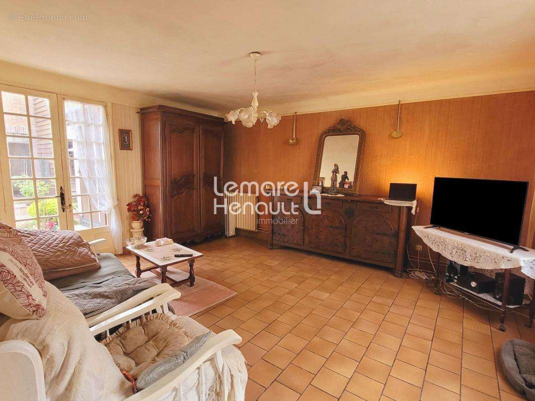 Maison à MEZIERES-EN-DROUAIS