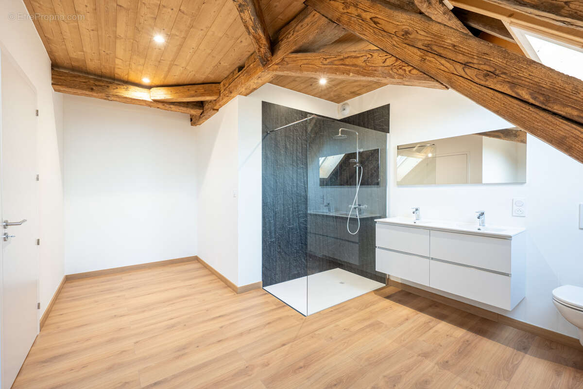 Appartement à EVIAN-LES-BAINS