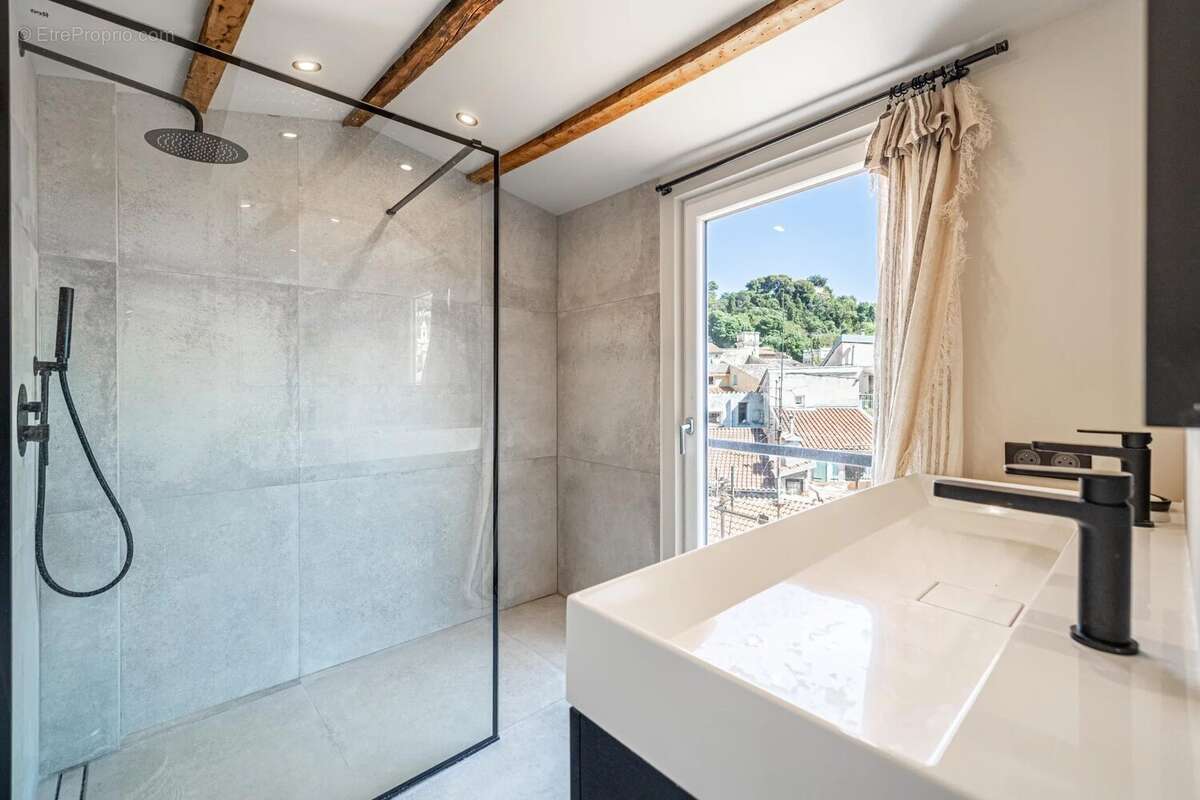 Nice - Vieux Nice - Superbe 3 pièces en duplex - Vue mer et colline du château - photo 12