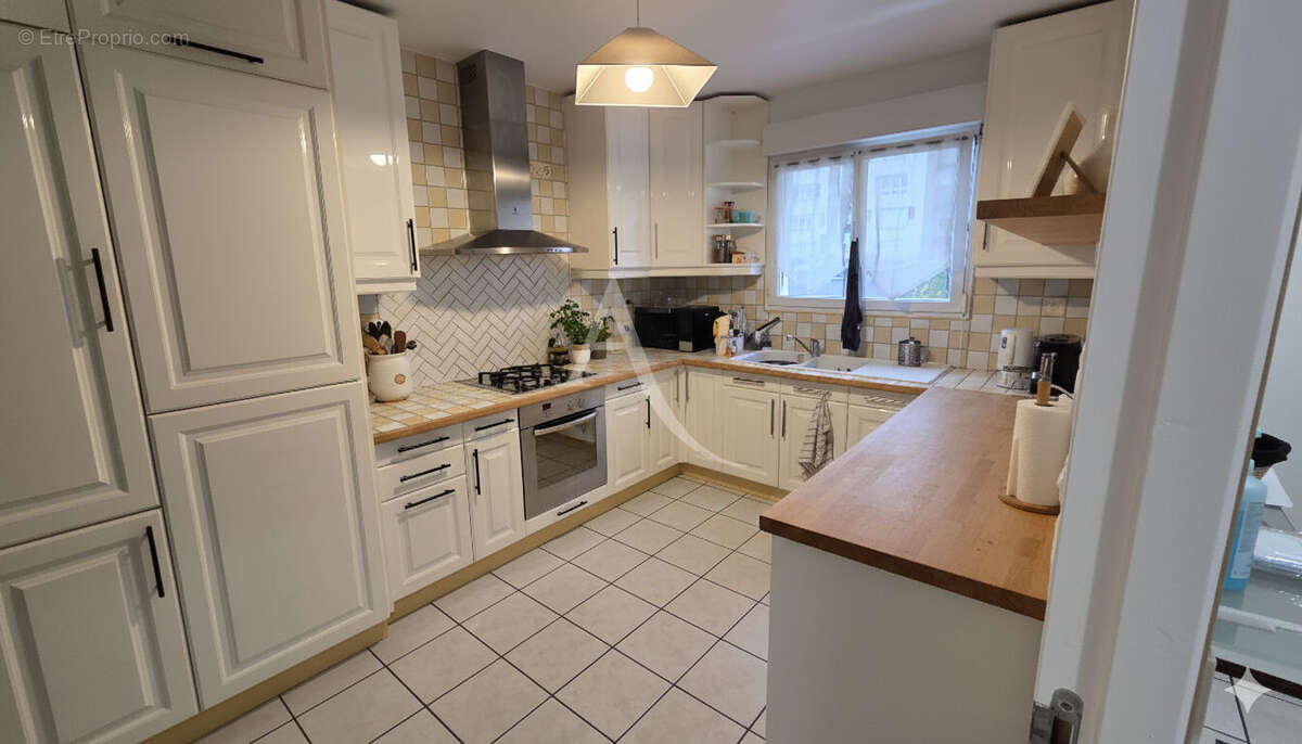 Maison à SAINT-THIBAULT-DES-VIGNES