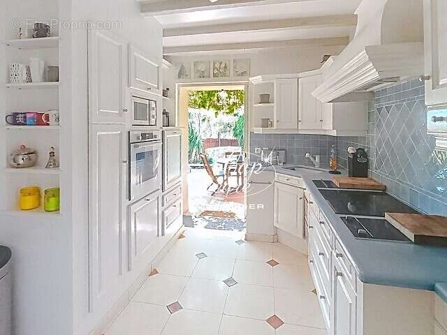 Villa de charme avec garage à vendre dans les hauteurs de grimaud - golfe de saint tropez - photo 10