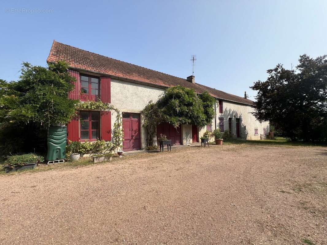 Maison 212 m² à Le Chatelet  - photo 12