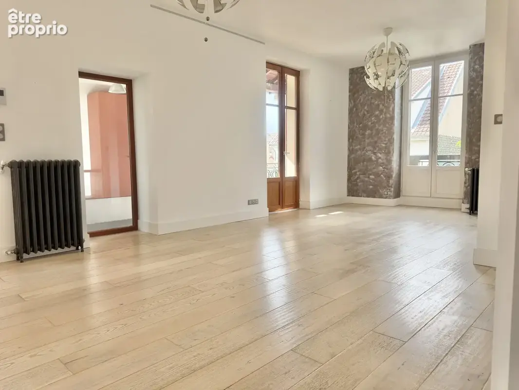 APPARTEMENT DE STANDING T3 + bureau 112M2 Hyper centre de Vichy - photo 2