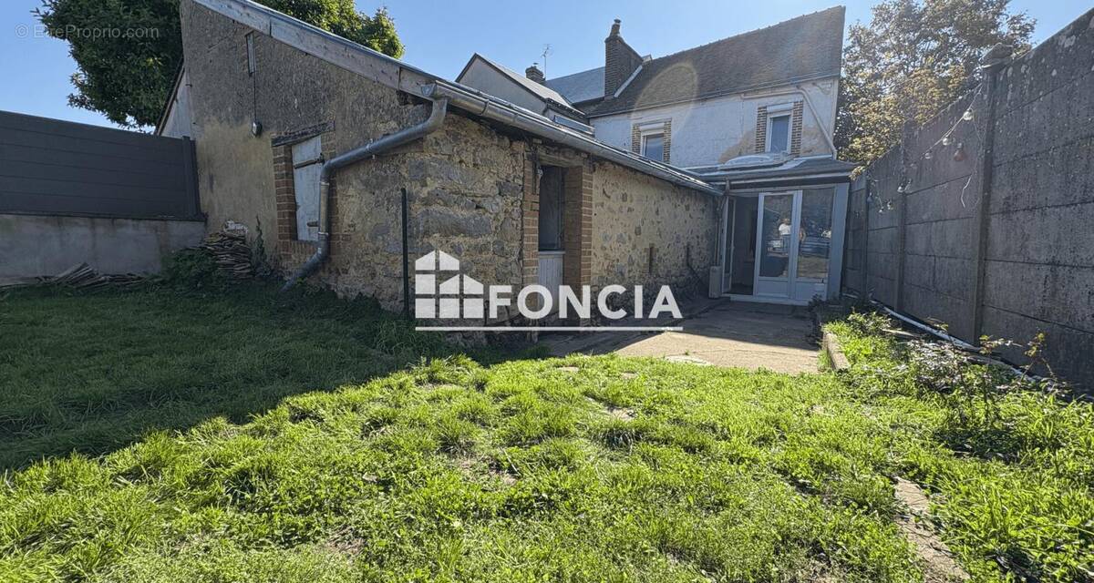 Maison à SARGE-LES-LE-MANS