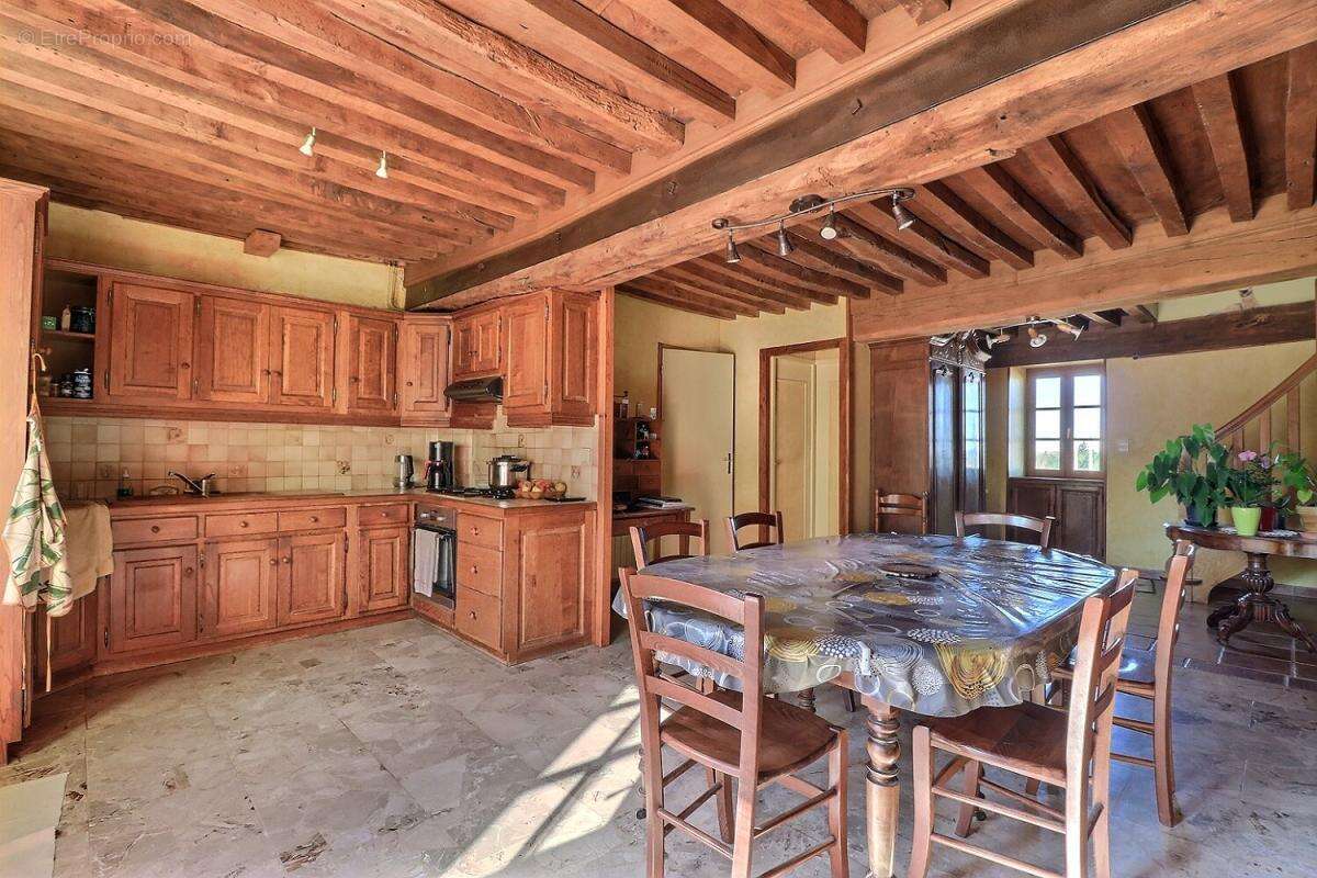 Maison à SAINT-MARTIN-DE-SALENCEY