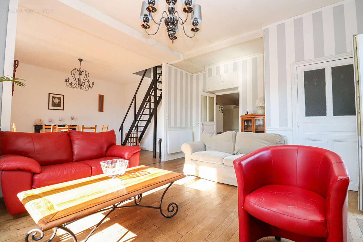 Appartement à PLOMBIERES-LES-DIJON