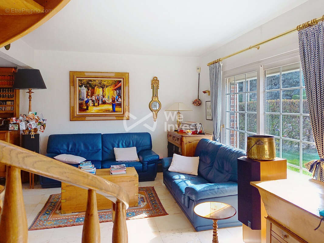 Maison à AVESNES-SUR-HELPE