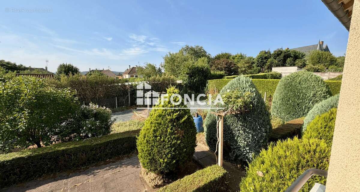 Maison familiale de plain-pied avec jardin - photo 8