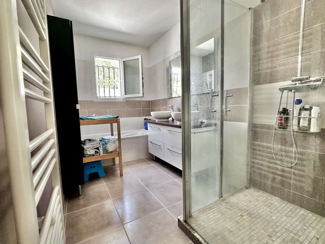 Maison à AIGUES-VIVES