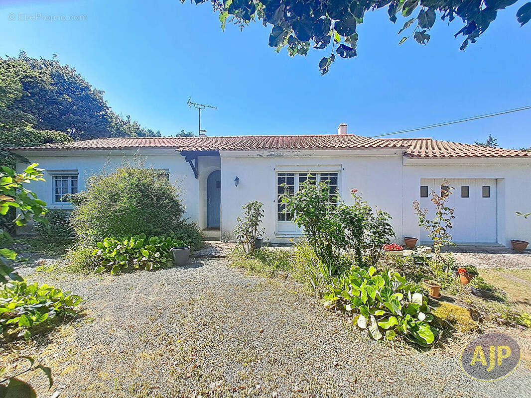 Maison à FROIDFOND
