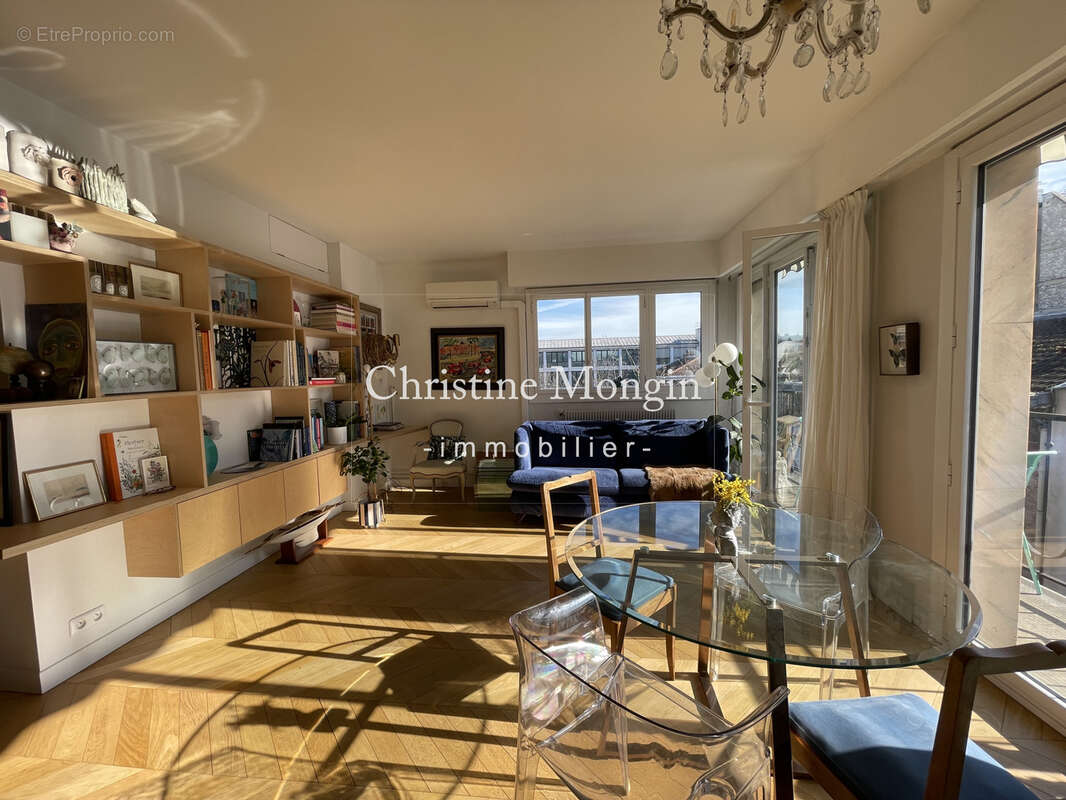 Appartement à NEUILLY-SUR-SEINE