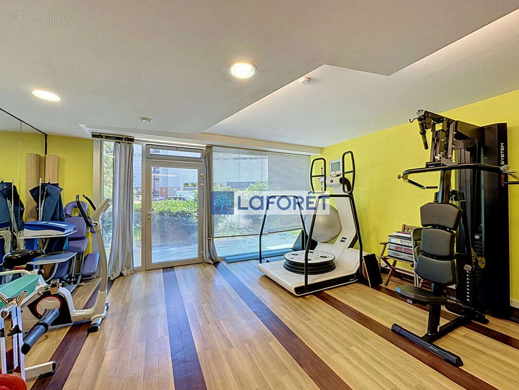 Local commercial Saint Dizier 93.06 m2 - photo 2