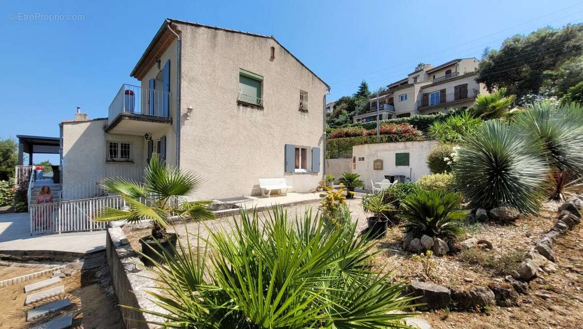 Maison à MANDELIEU-LA-NAPOULE