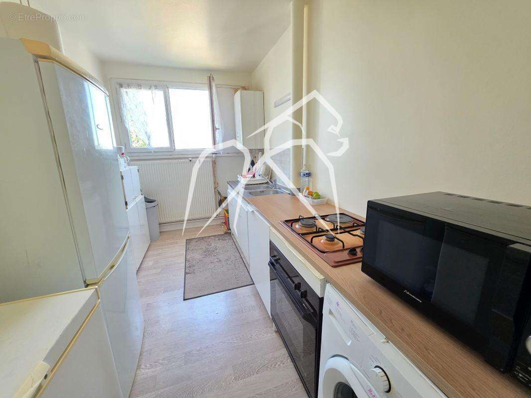 Appartement à SAINT-ETIENNE-DU-ROUVRAY