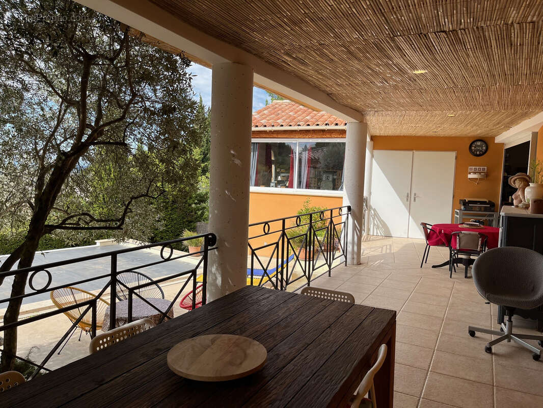 Maison à PERNES-LES-FONTAINES