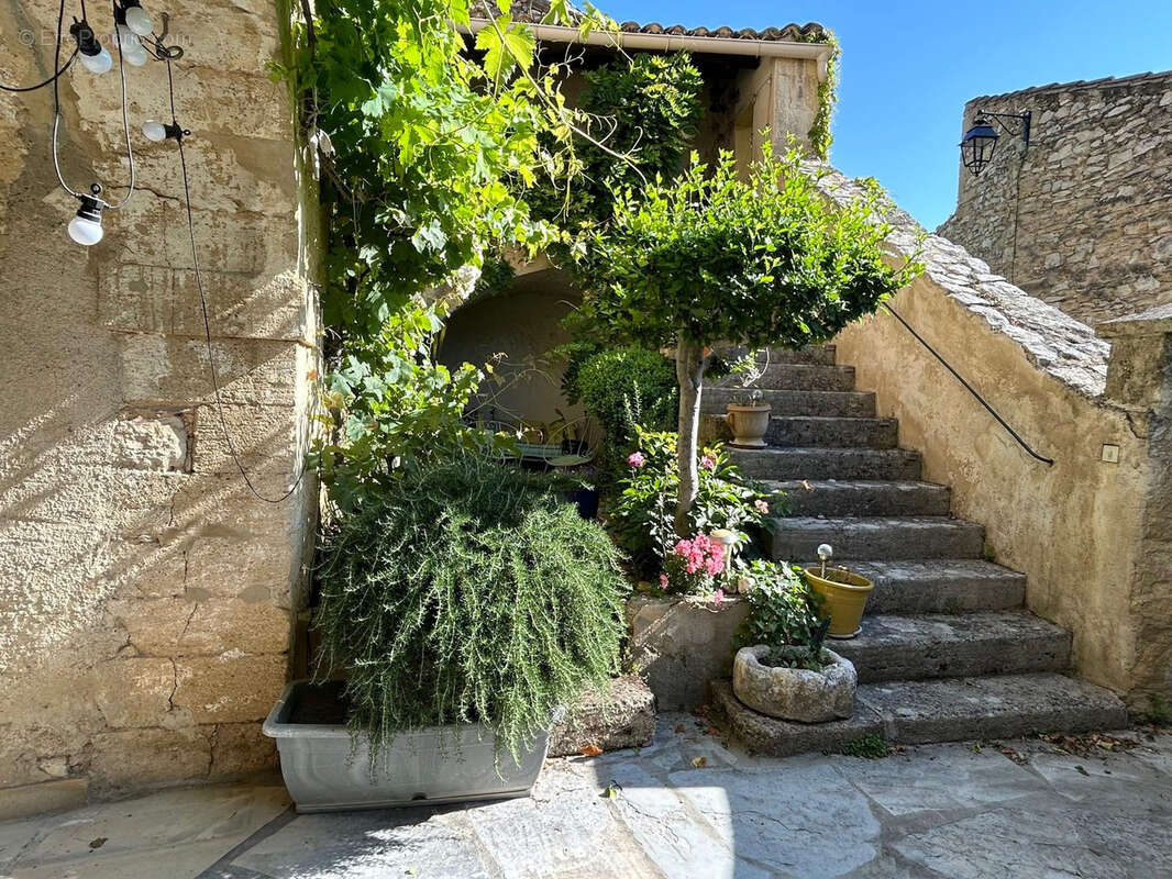 Maison à VALLIGUIERES