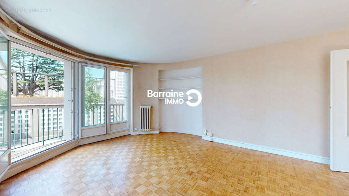 Barraine Immo - A VENDRE - PZ00LM2-TH : Appartement T6 centre-ville de Brest 133m² - photo 3