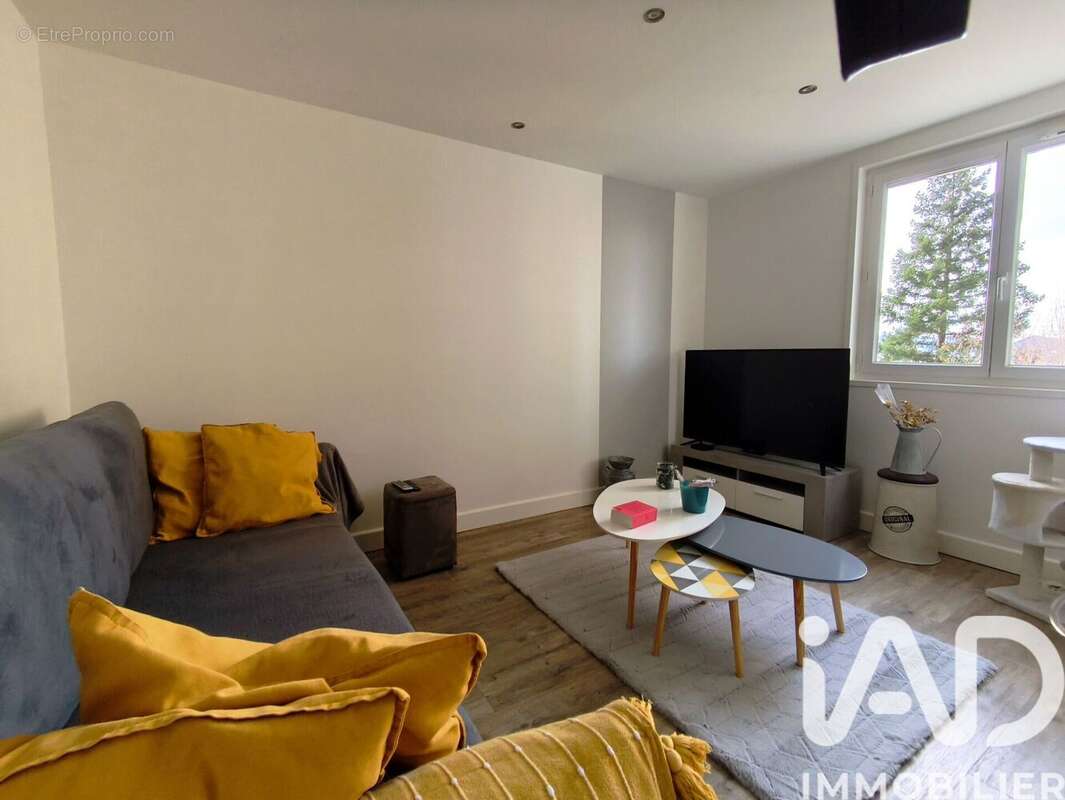 Photo 3 - Appartement à SAINT-JEAN-BONNEFONDS