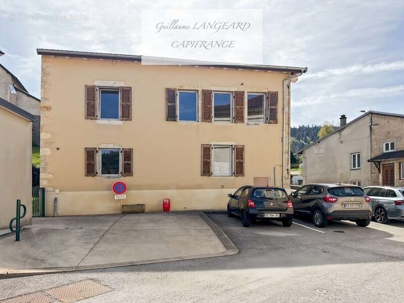 Martignat (01100) - Maison de village en pierres 92 m2, avec dépendances et fort potentiel d'agrandissement - photo 2