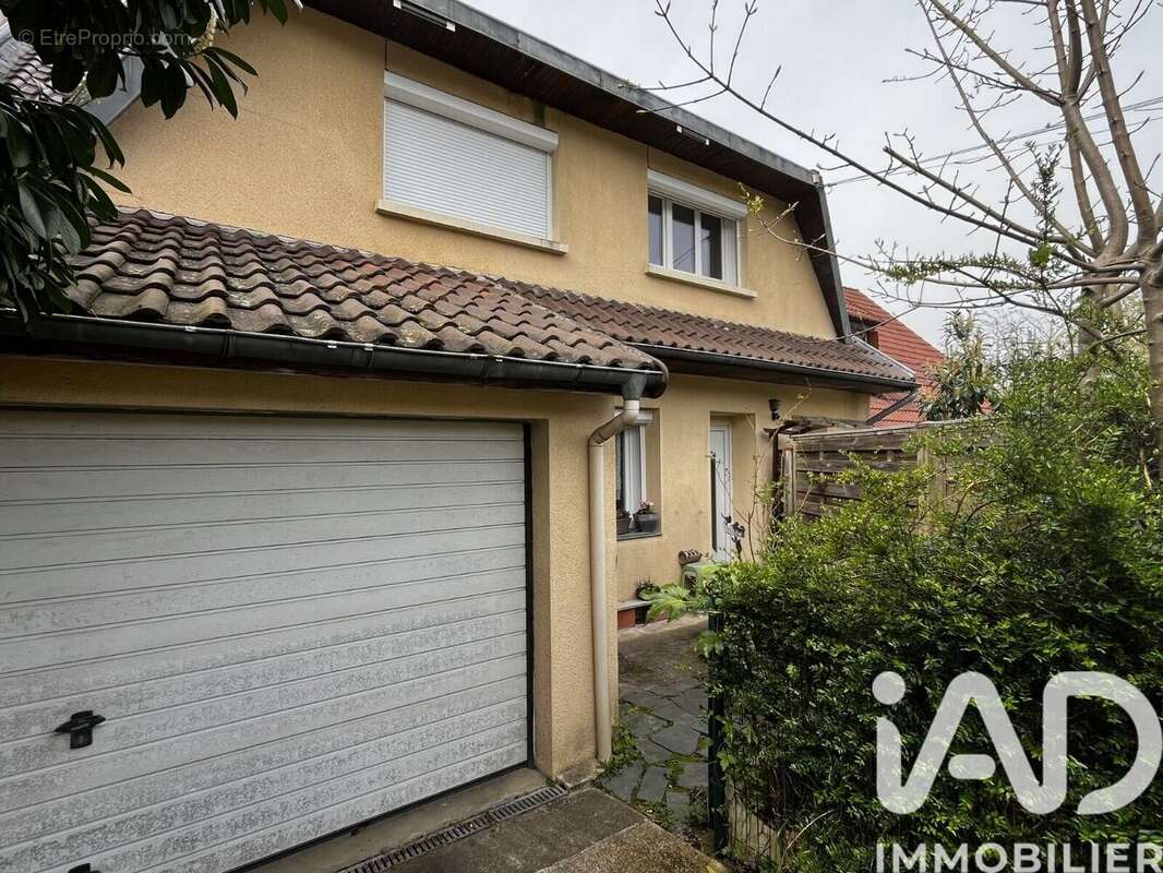 Photo 2 - Maison à CLAYE-SOUILLY