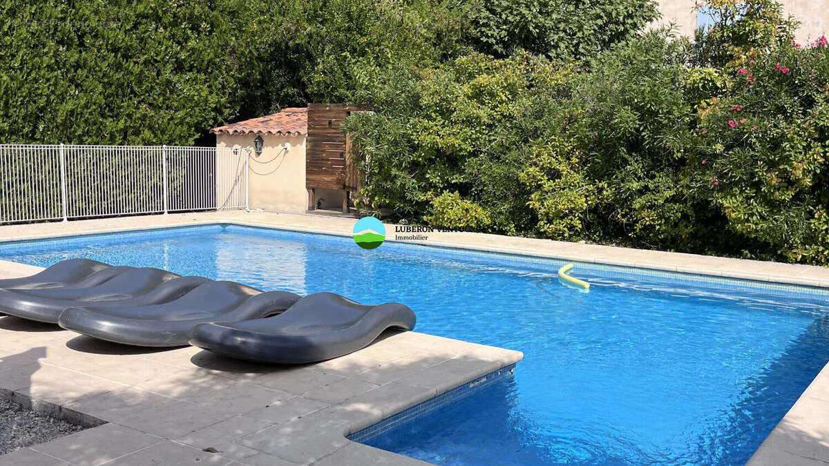 Maison à PERNES-LES-FONTAINES