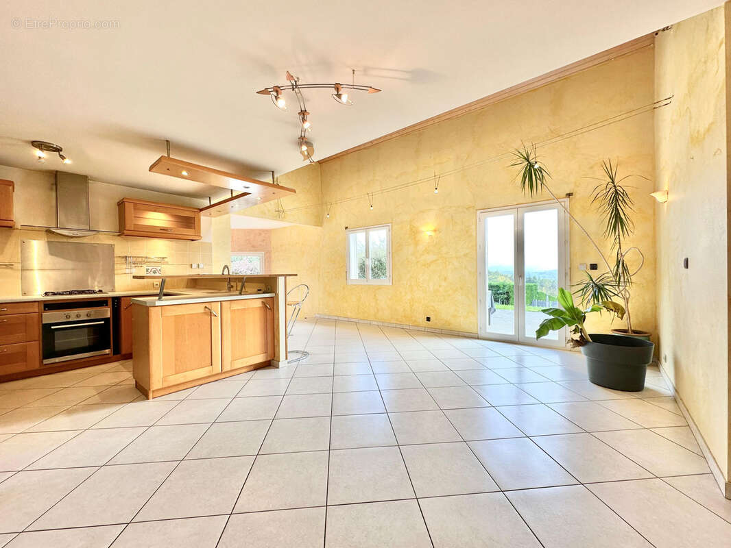 Maison à HAUTEVILLE-SUR-FIER