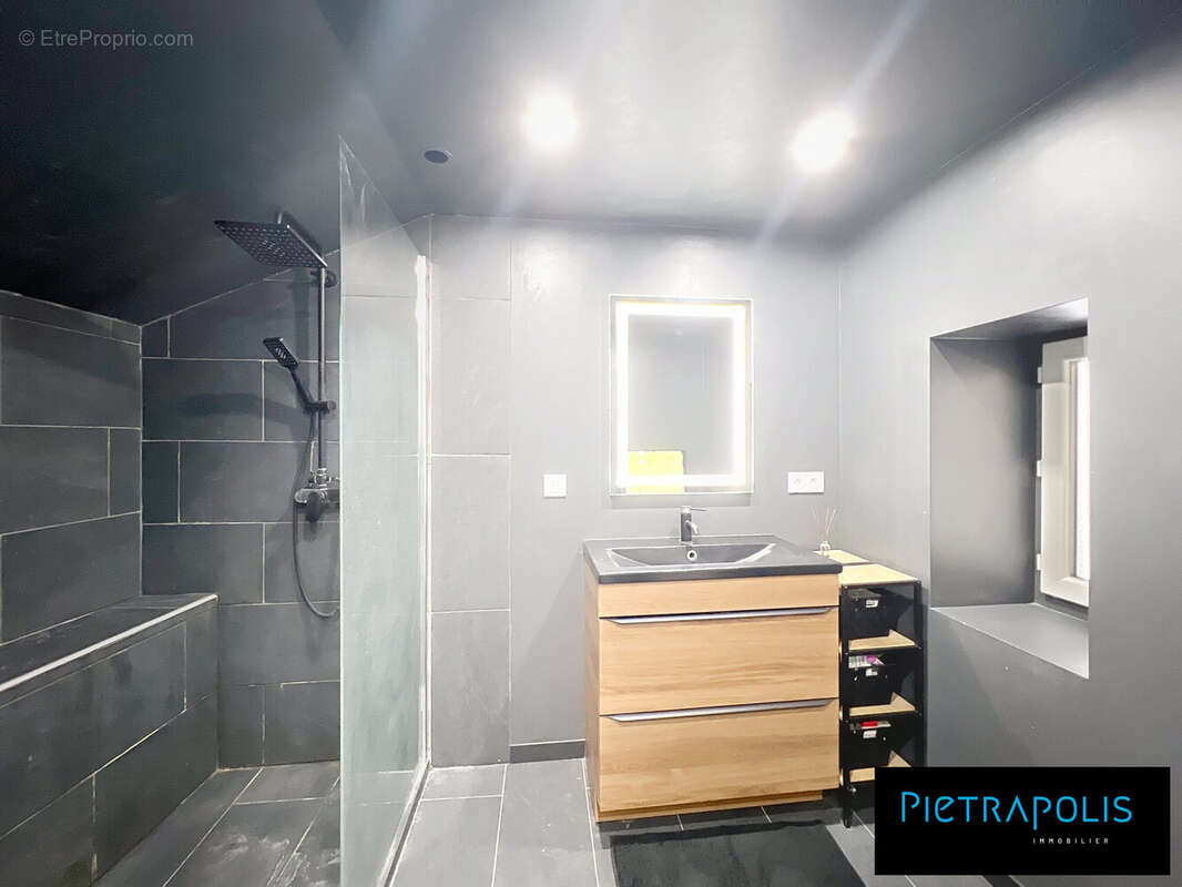 Maison à REGNIE-DURETTE