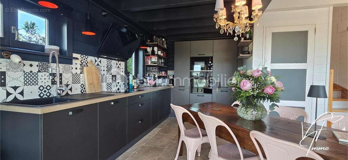 Maison à LE CASTELLET