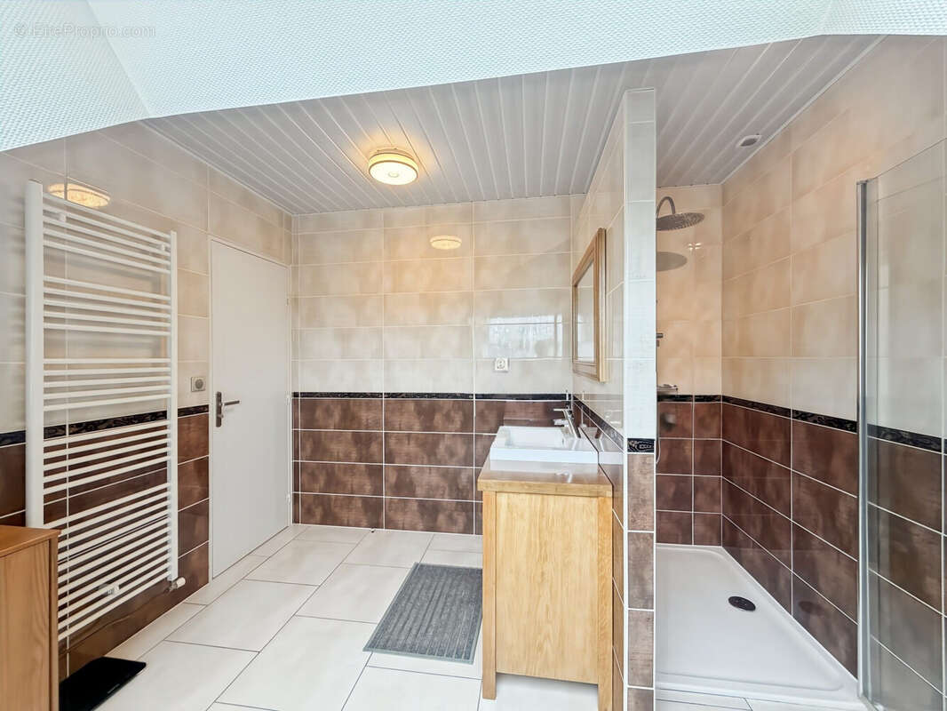 Maison 123 m² à Saint-Nicolas-D'aliermont  - photo 8