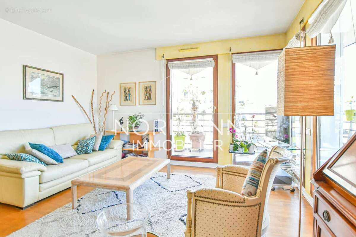 Appartement à LEVALLOIS-PERRET