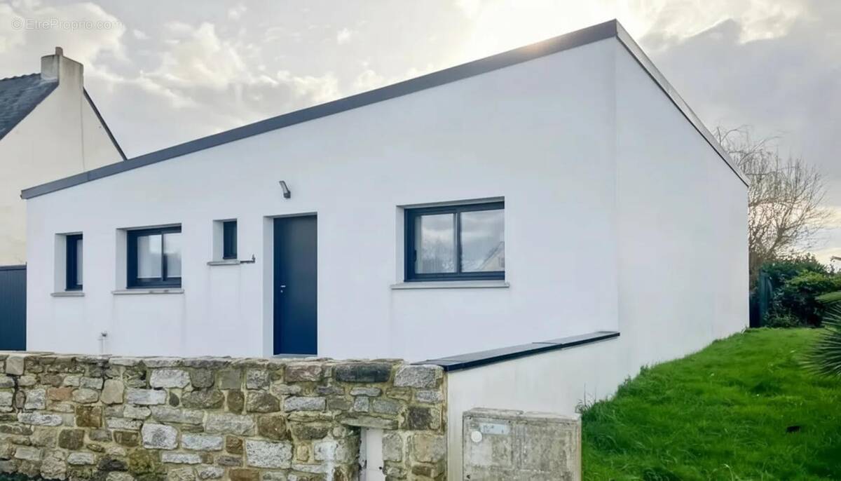 Maison à LOCQUELTAS