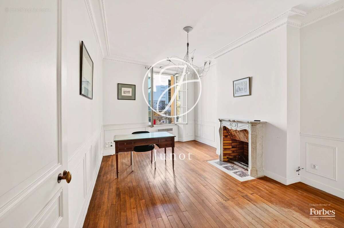 Commerce à VERSAILLES
