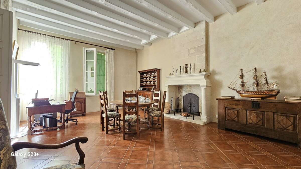 Maison 327 m² à Niort  - photo 6