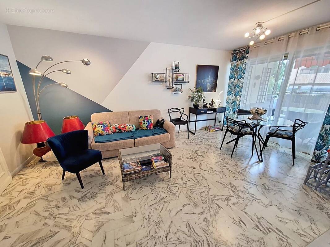 Appartement à LE CANNET