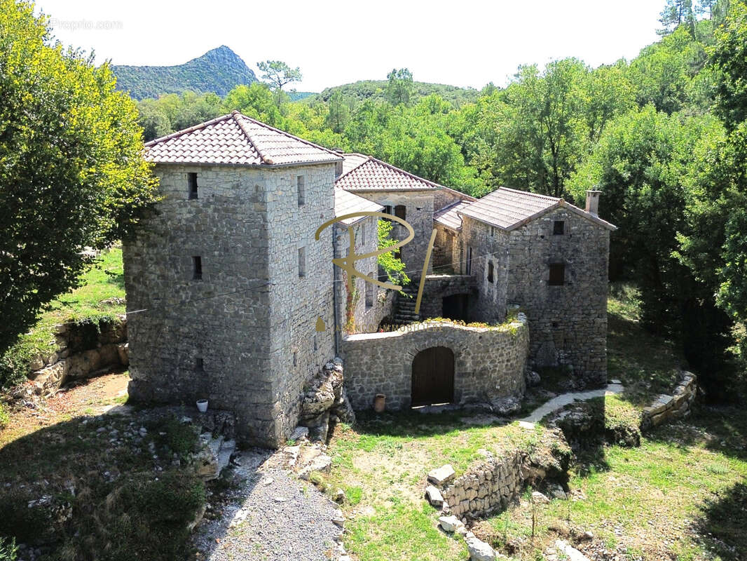 Mas en pierre   300 m2 hab   8 ha de terrain, Sud Ardèche - photo 2
