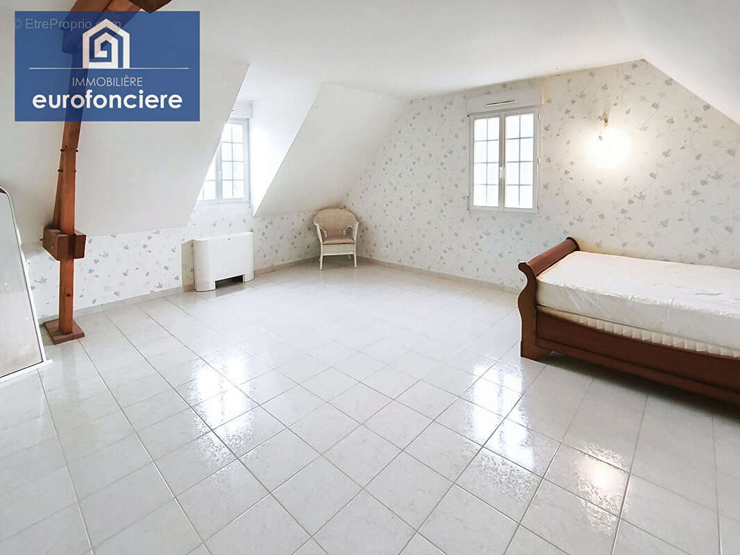 Maison à LA VENDUE-MIGNOT