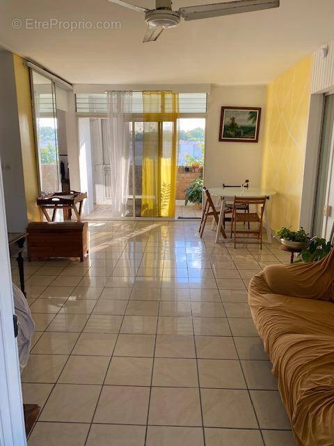 Appartement à LES ABYMES