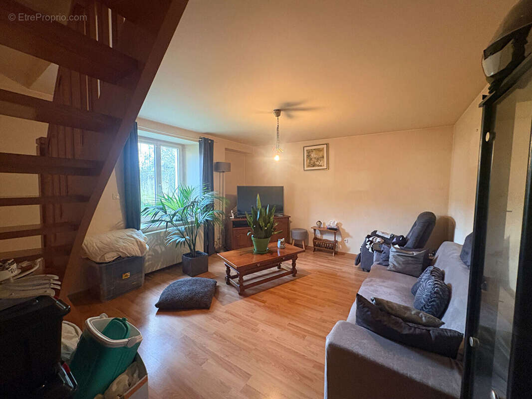 Maison à PONT-DE-ROIDE