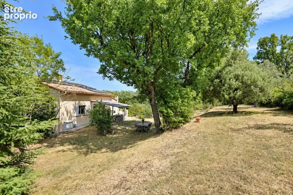 Tourrettes - Villa avec dépendance, piscine et vue - photo 21
