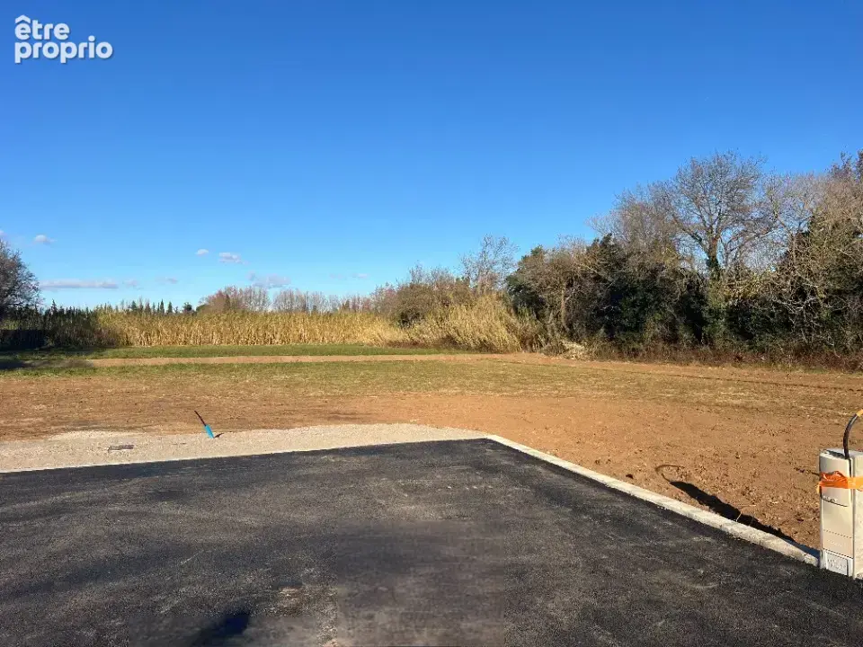 Terrain à SAINT-MARTIN-DE-CRAU