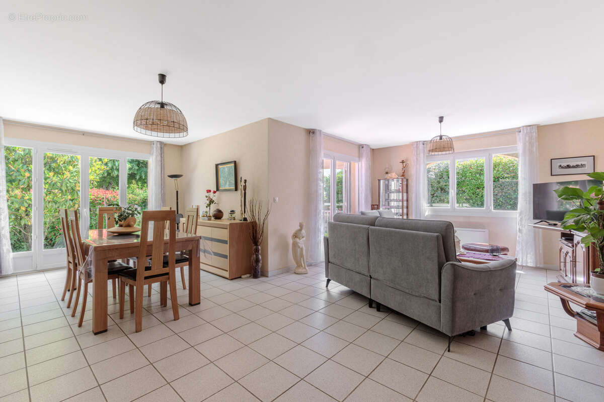 Maison à VILLENEUVE-TOLOSANE
