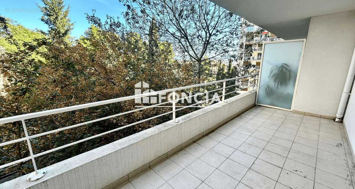 Appartement à MARSEILLE-8E