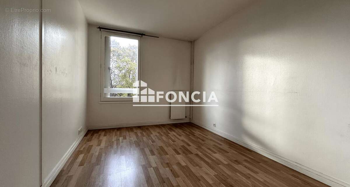 Appartement à CORBEIL-ESSONNES