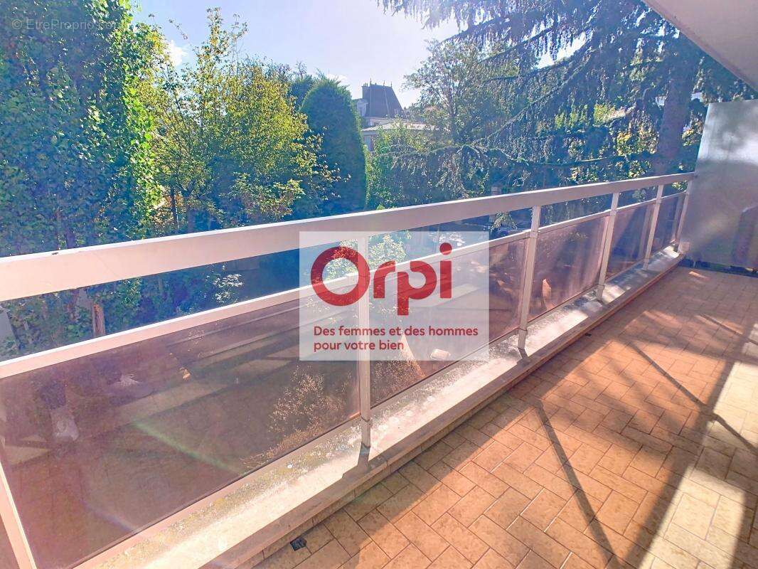 Appartement à ISSY-LES-MOULINEAUX